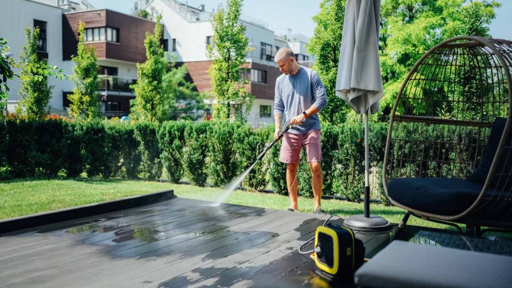 Common Mistakes to Avoid When Deck Cleaning